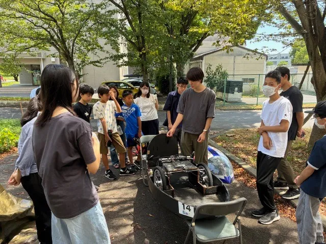 【英語で講義】三重大学でいろいろな車のメカニズムを英語で講義と電気自動車搭乗体験♪